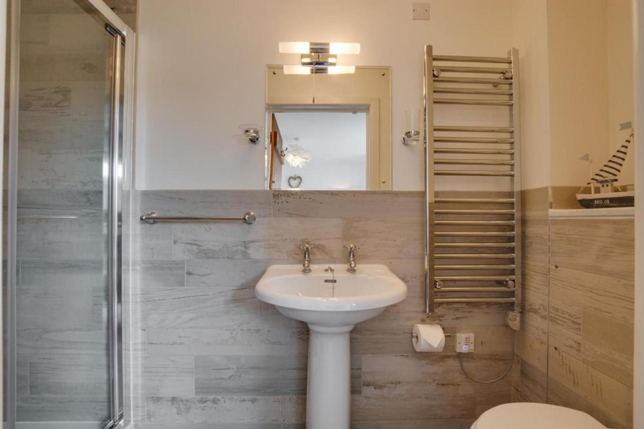 Tranquil Location Just Minutes From