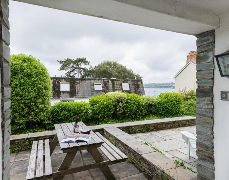 Slipway 10 *