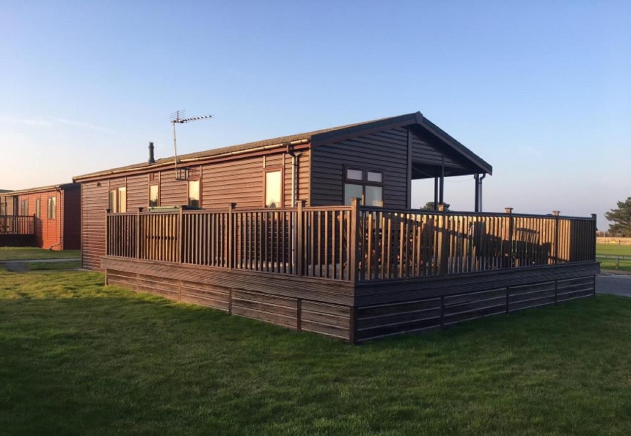 Wendy Lodge- Cottage, Sleeps 6 Adults Holiday home