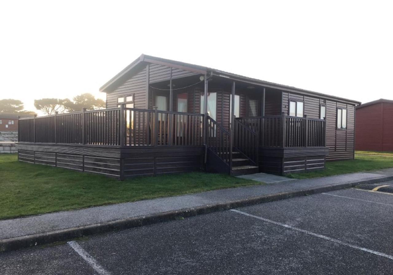 Wendy Lodge- Cottage, Sleeps 6 Adults *