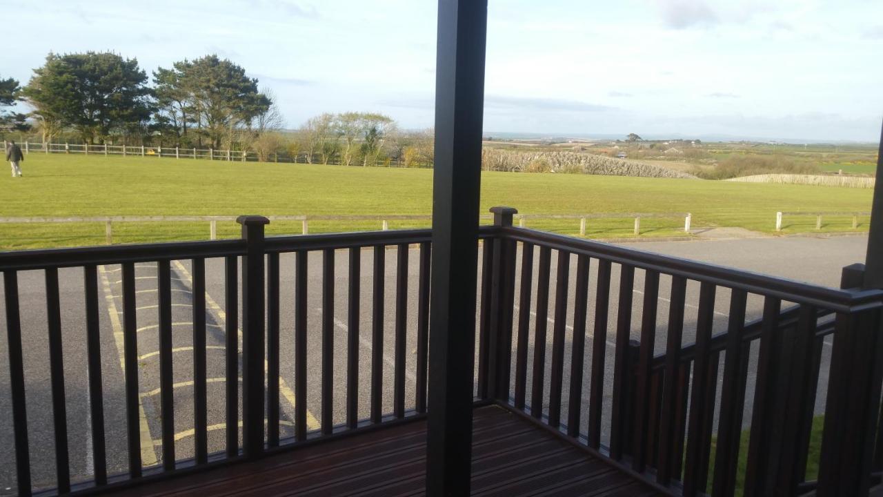 Wendy Lodge- Cottage, Sleeps 6 Adults Holiday home Padstow