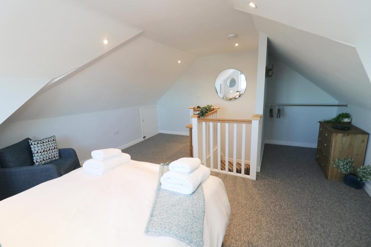 Townhouse, Close To Harbour With Sea Views * Padstow