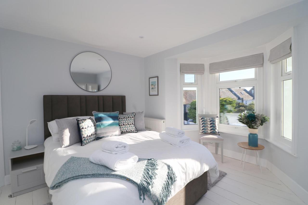 Townhouse, Close To Harbour With Sea Views Holiday home