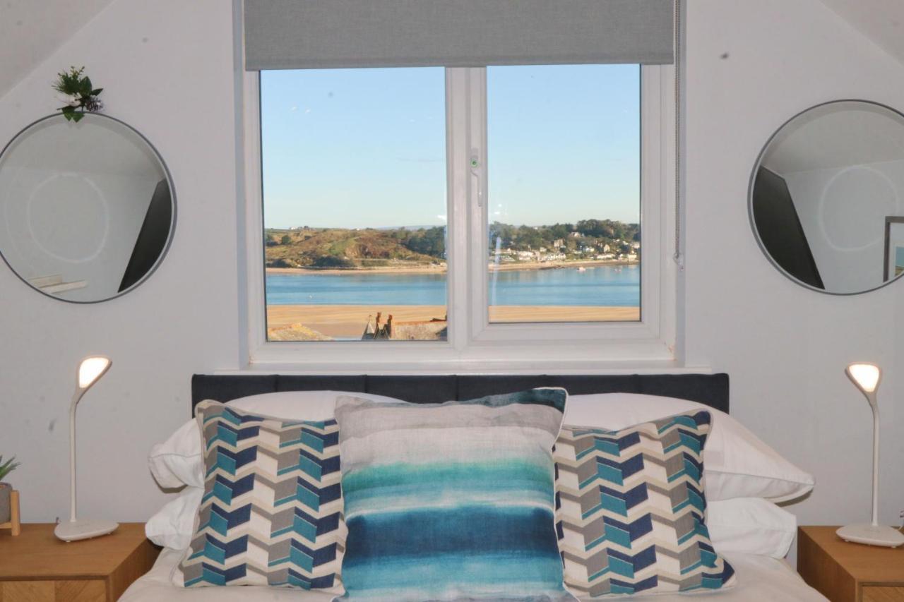 Townhouse, Close To Harbour With Sea Views *