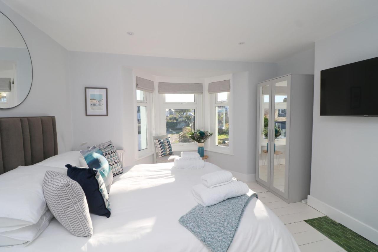 Townhouse, Close To Harbour With Sea Views Holiday home *