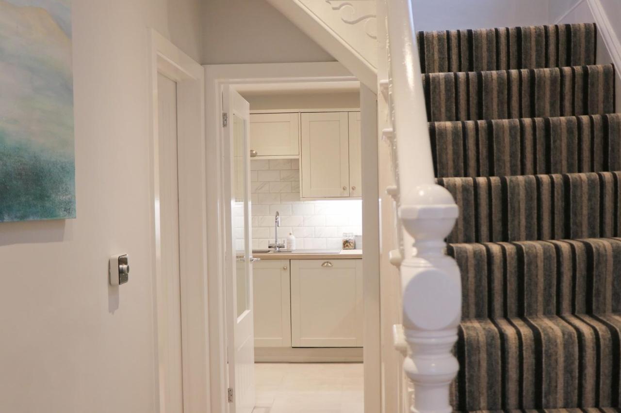 Townhouse, Close To Harbour With Sea Views * Padstow