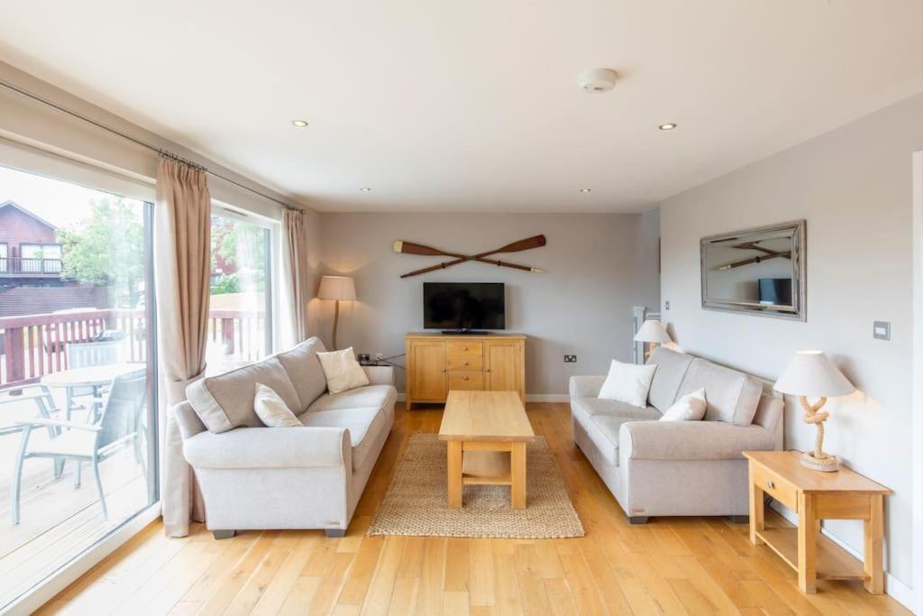 Retallack 4 Bedroom - Hot Tub For Hire On Request -pool & Holiday home