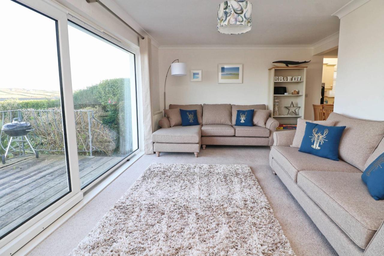Holiday home With Estuary Views, Parking & Balcony