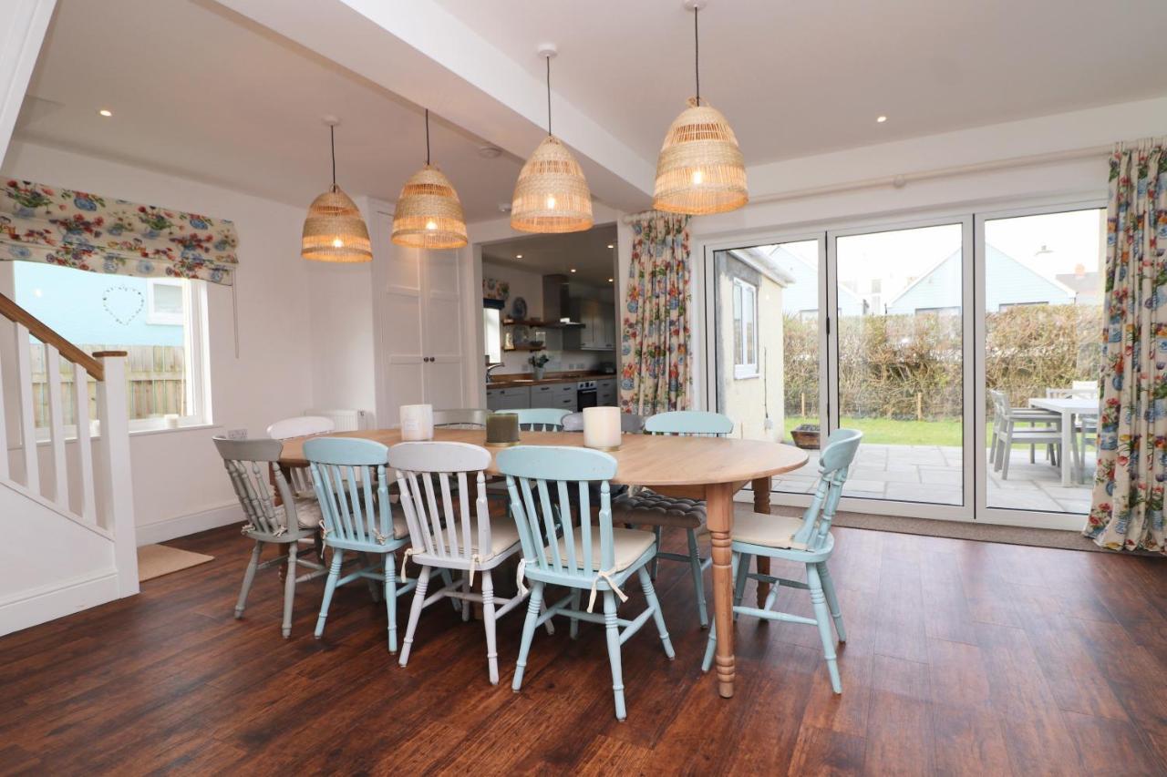 Spacious & Modern House, 100m To Holiday home Padstow