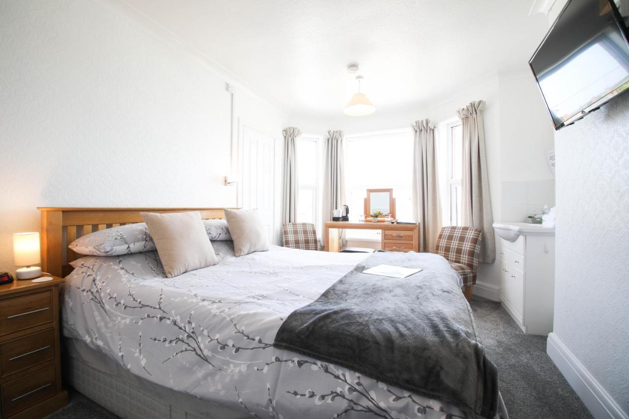 Bed & Breakfast No 10 Treverbyn Road 3*