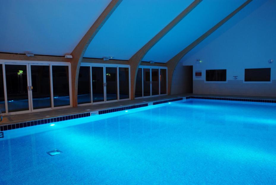 Hot Tub At Retallack With 2 Bedrooms Resort *