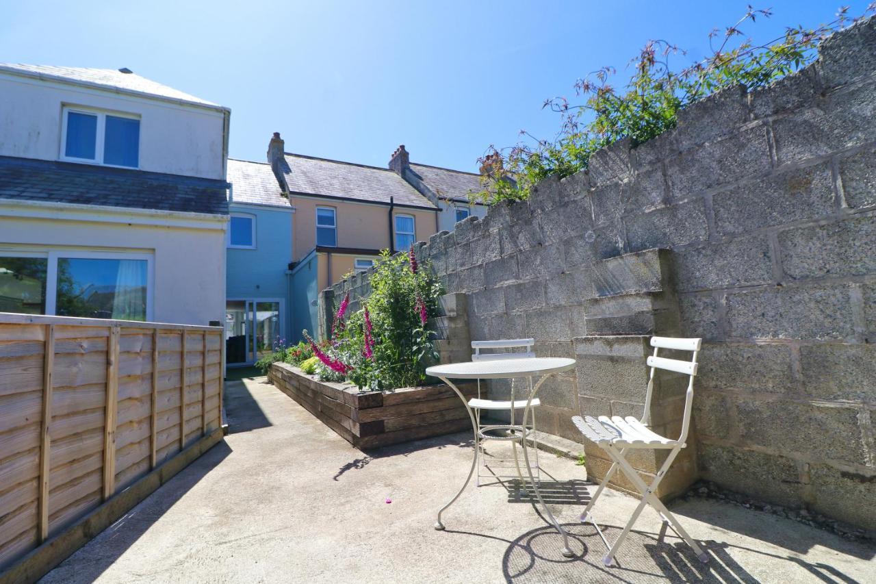 Townhouse, Close To Harbour With Sea Views