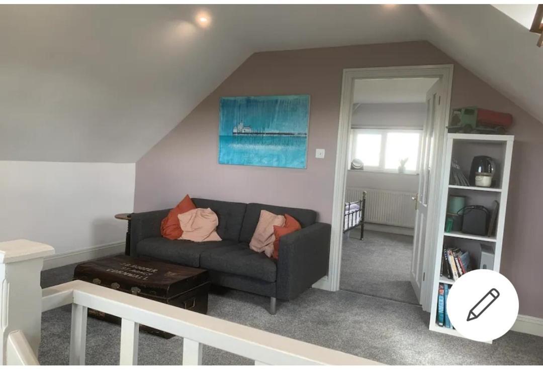 Sail Loft - Large Double Room, Bathroom And Lounge 2 Miles From Apartment