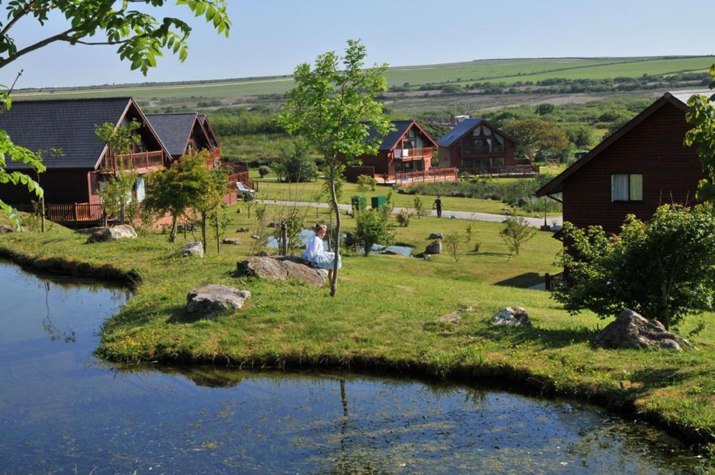 Resort Puffin Hot Tub Lodge, 4 Bedrooms Resort, Pool,gym,bar Padstow