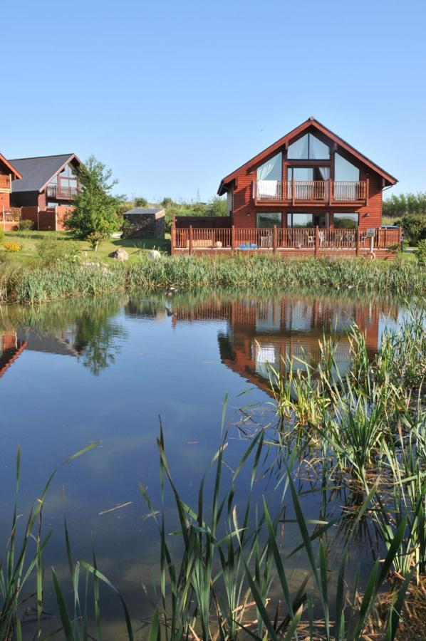 Swallow With Hot Tub, Dogs Welcome Sleeps 8, Great Facilities Resort *