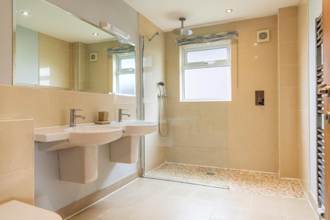 Waters Edge On Retallack Resort- Private Hot Tub Holiday home