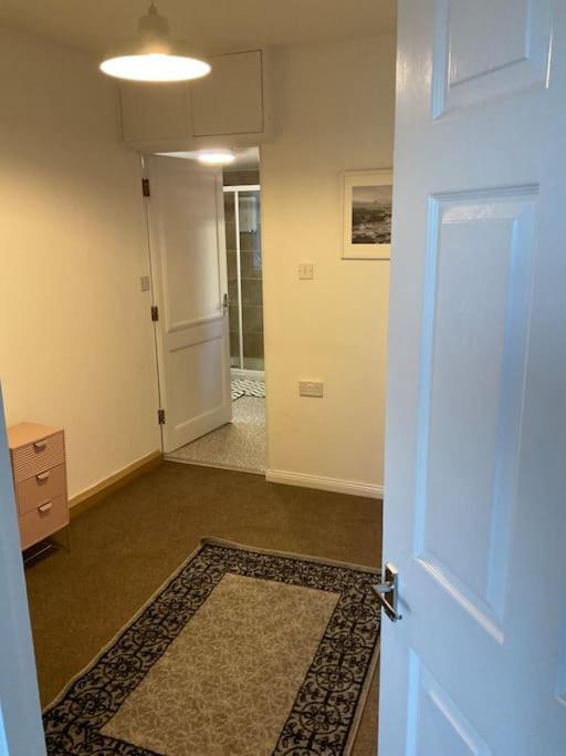 Comfy And Welcoming 2 Bedroom Annex. Apartment *