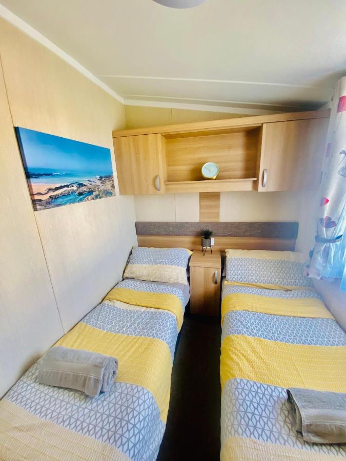 B47 Caravan Seven Bays Padstow