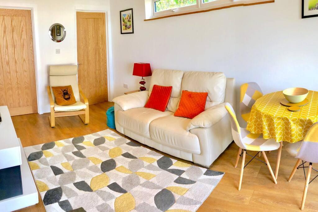 Trevone Bay Seaside For 4 - Close To And Holiday home *