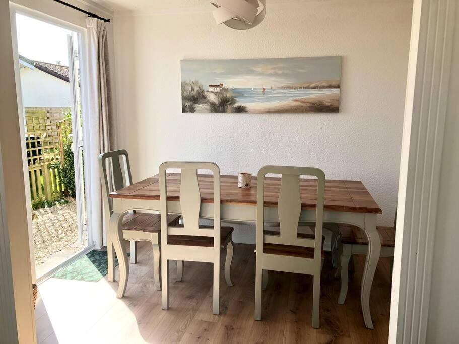Fresh 4 Bed Coastal Nr Casa de férias