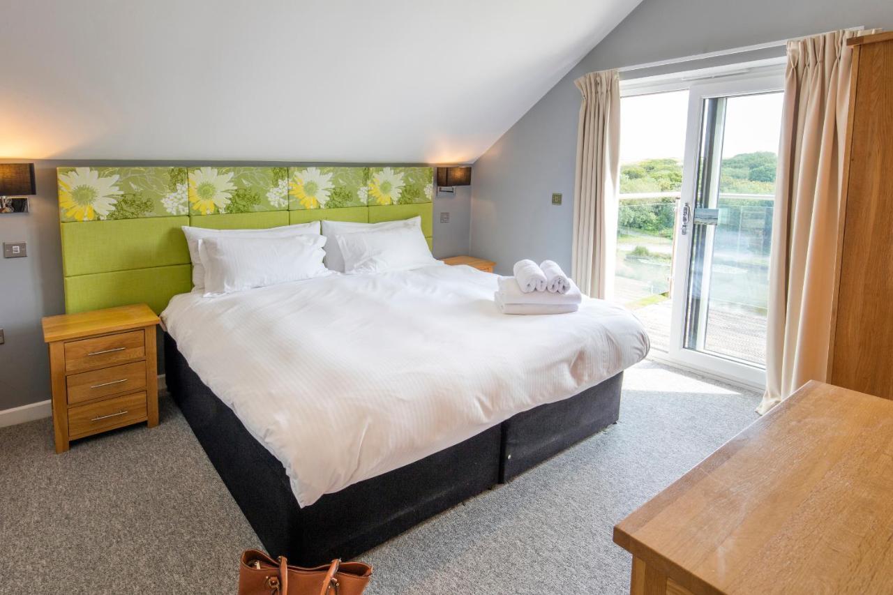 Pointbreak Sleeps 12 With Hot Tub-great Celebration House-dog Friendly Padstow