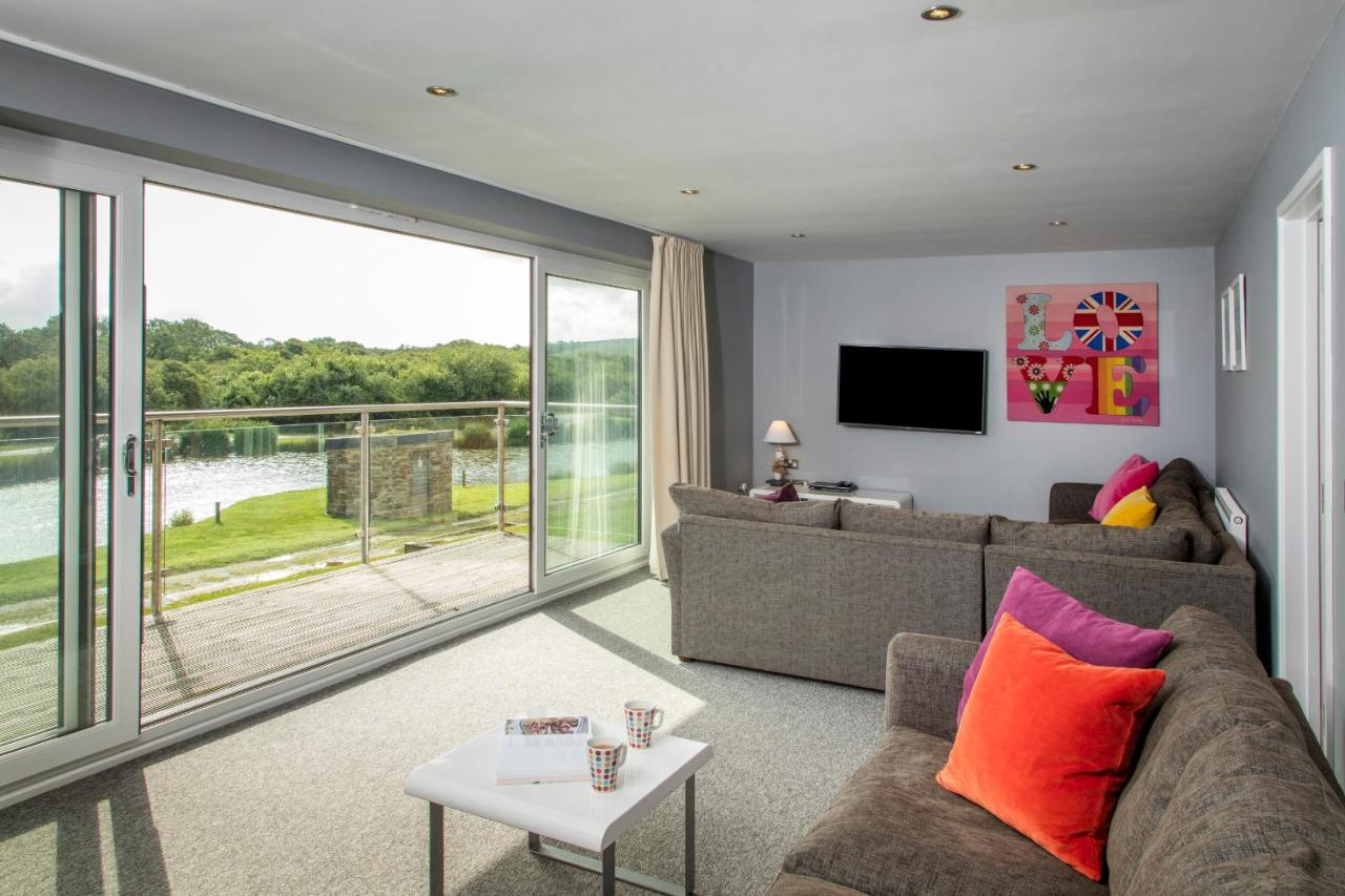 Pointbreak Sleeps 12 With Hot Tub-great Celebration House-dog Friendly * Padstow