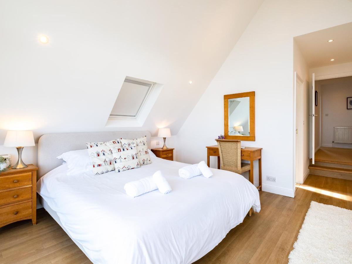 Dolphin's Barn Holiday home