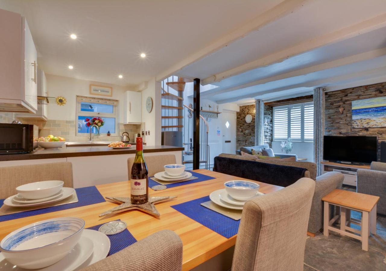Holiday home Tregerrick