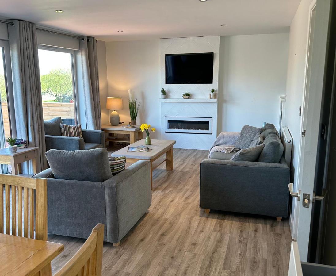 Puffin Hot Tub Lodge, 4 Bedrooms Resort, Pool,gym,bar * Padstow