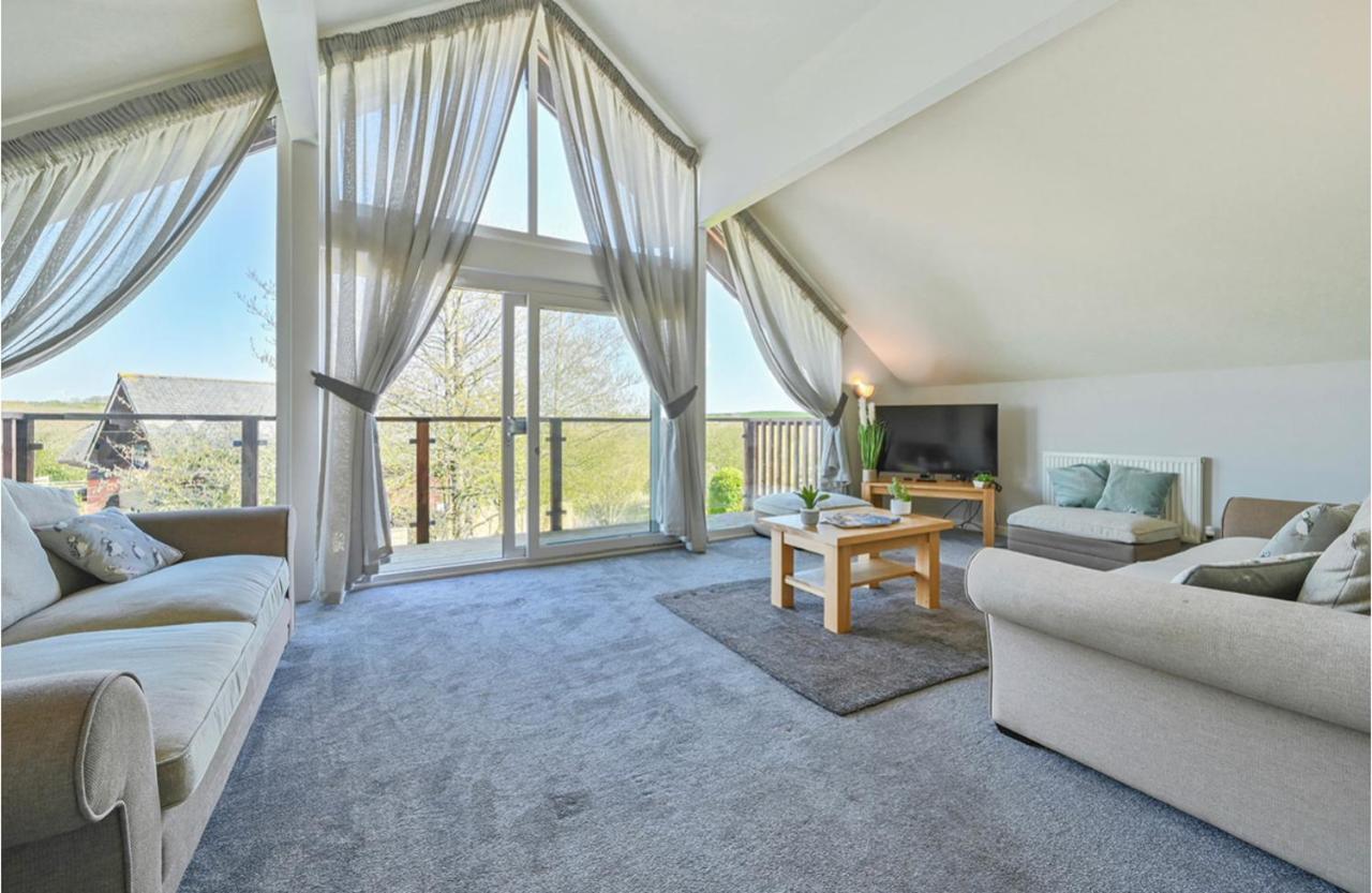 Puffin Hot Tub Lodge, 4 Bedrooms Resort, Pool,gym,bar Resort *