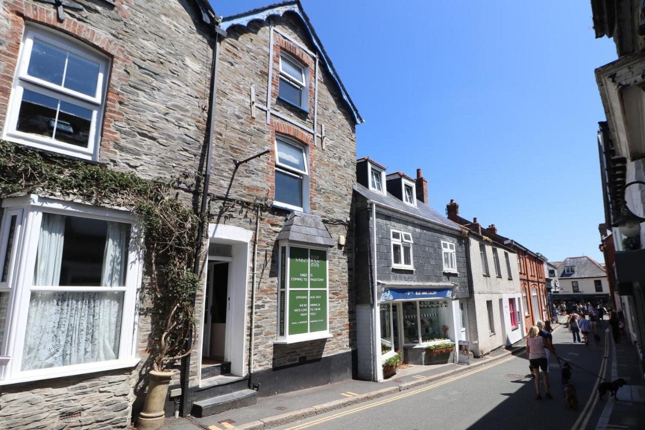 Apartment Town Centre With Parking Padstow