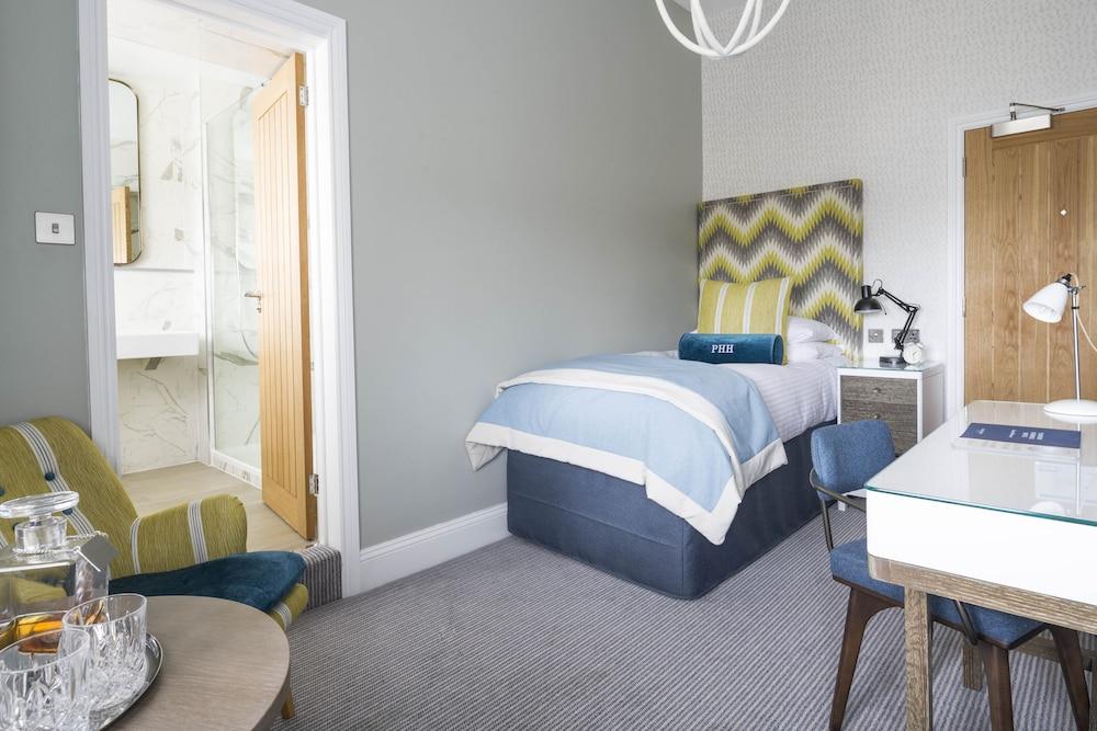 Harbour Hotel 4*