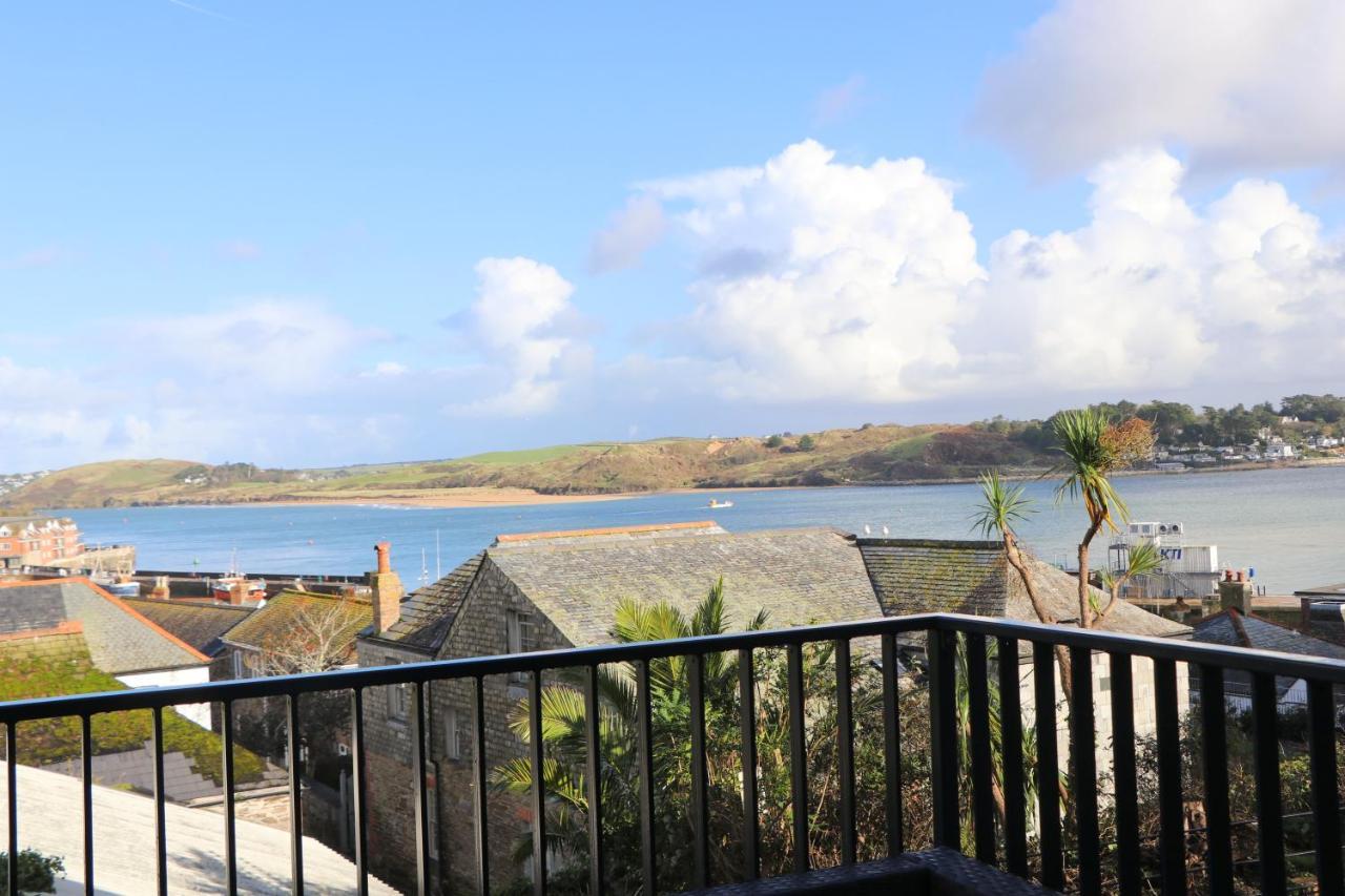 Stylish Estuary View Apartment Padstow