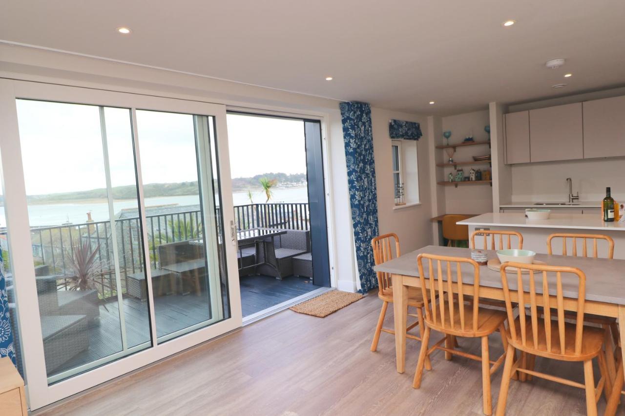 Stylish Estuary View Apartment Padstow