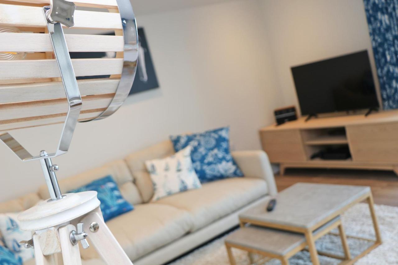 Stylish Estuary View Apartment *