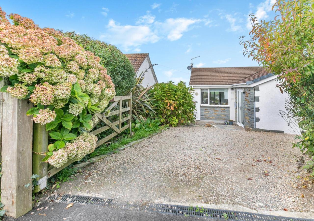 Curlews Trevone Holiday home *