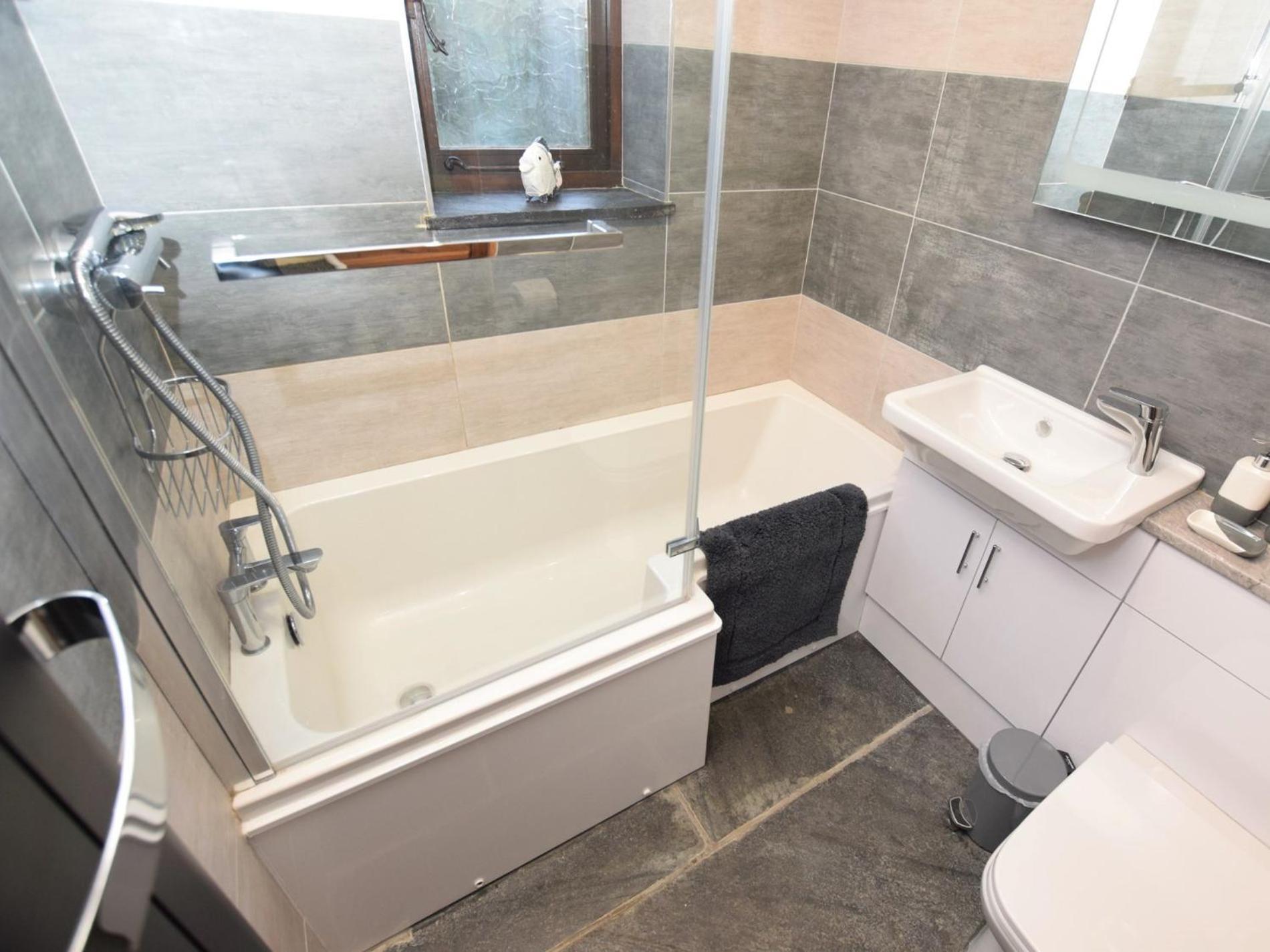 3 Bed In 51214 Holiday home *