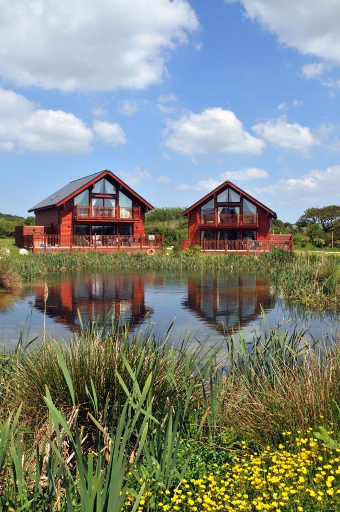 Swallow With Hot Tub, Dogs Welcome Sleeps 8, Great Facilities Resort Padstow
