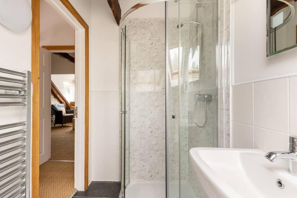 Duke House - Floor - 1 Bedroom With Hot Tub Apartment *