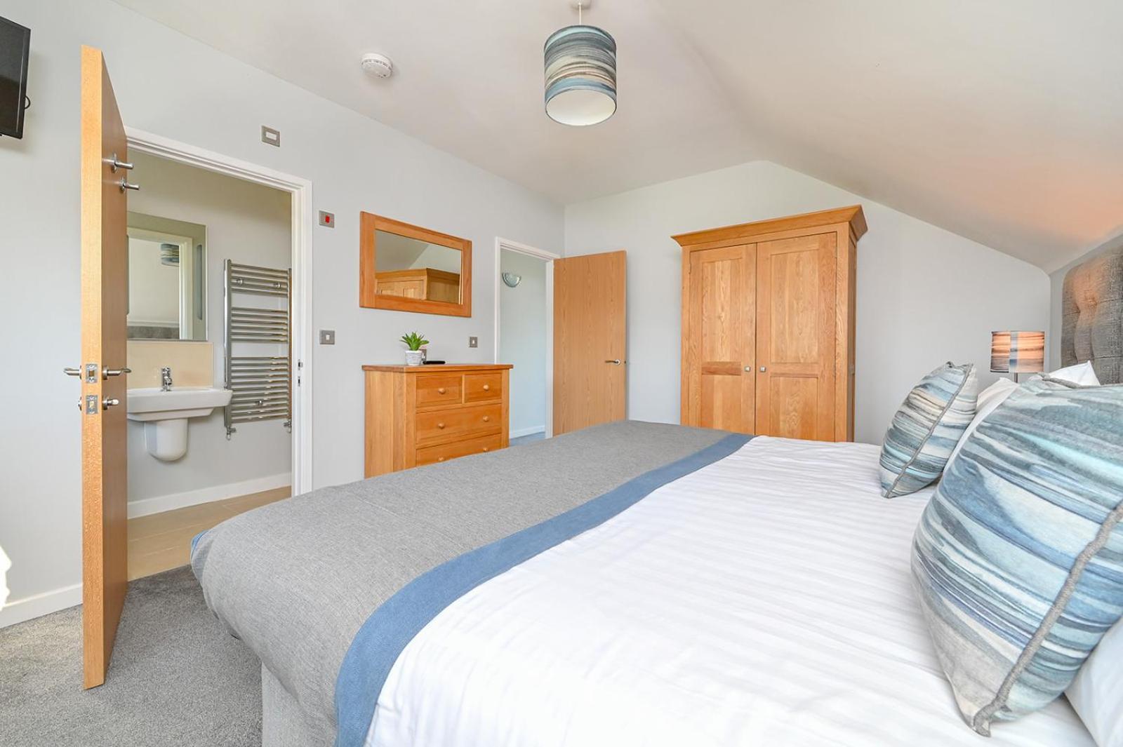 Holiday home Lakeside House On Retallack With Hot Tub 110