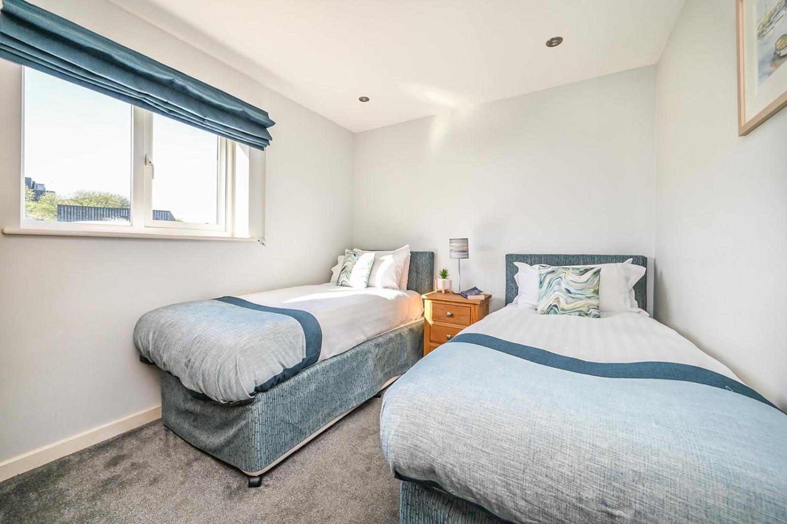 Lakeside House On Retallack With Hot Tub 110 Holiday home *