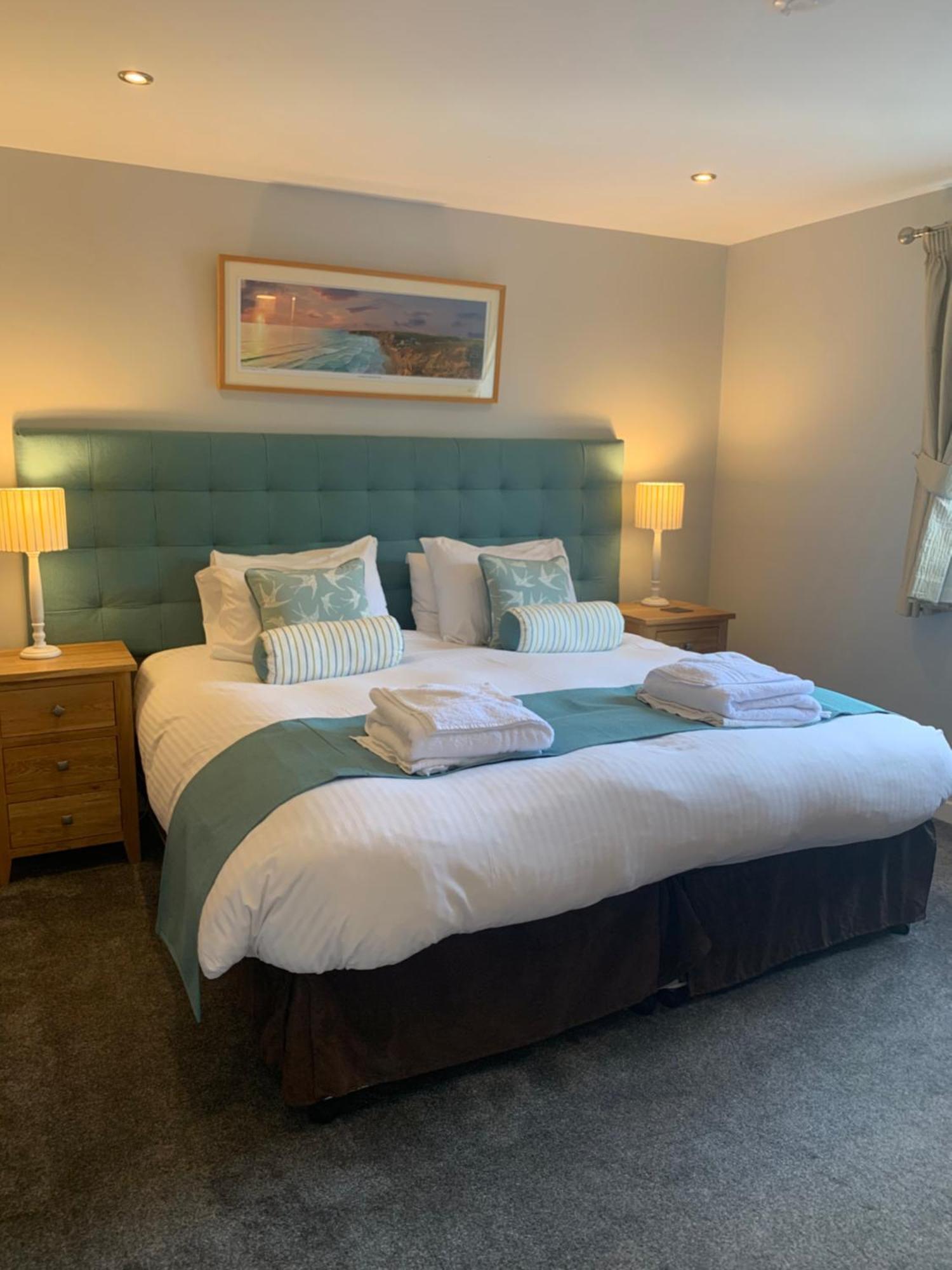 Resort Swallow With Hot Tub, Dogs Welcome Sleeps 8, Great Facilities