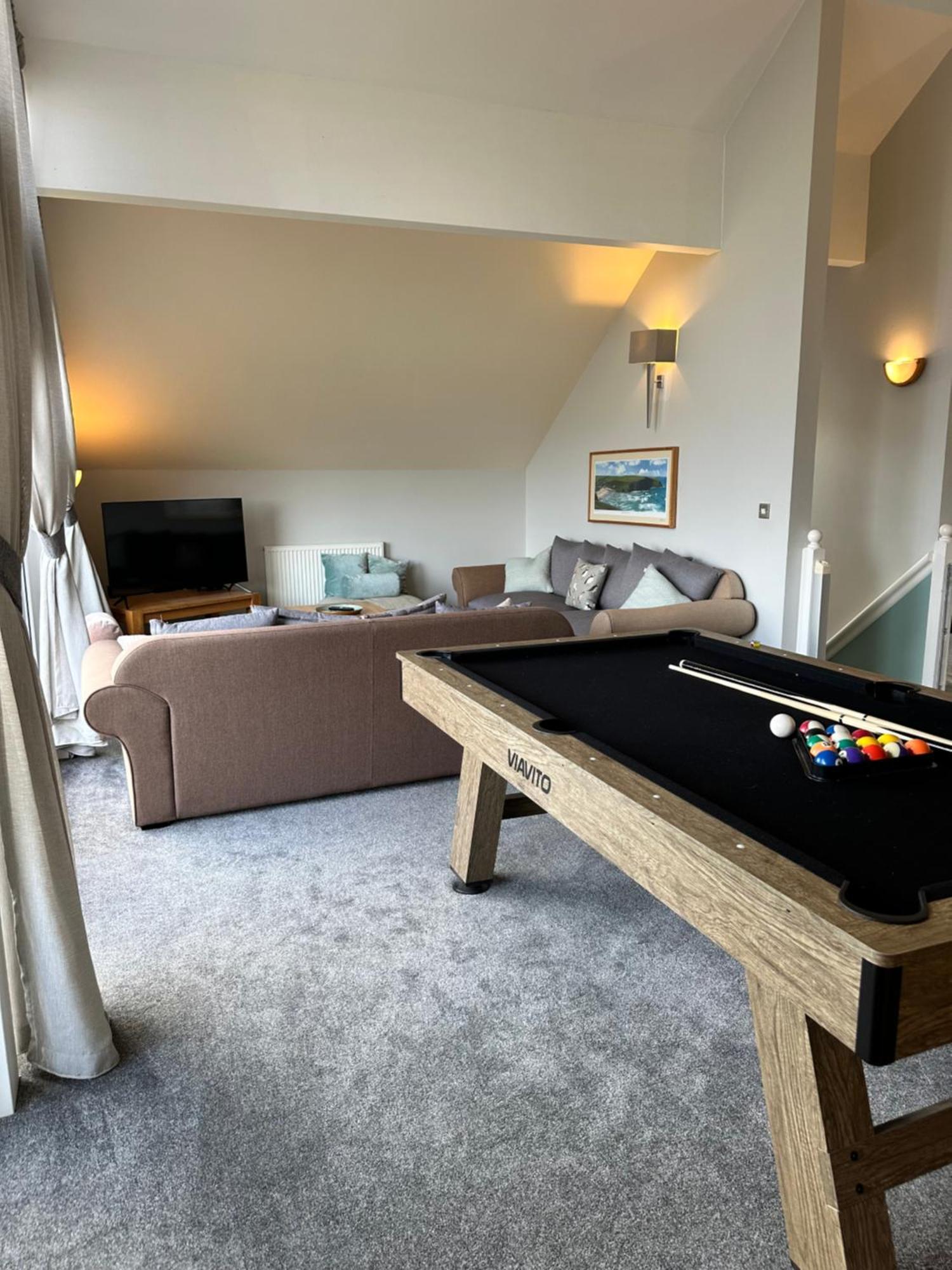 Resort Swallow With Hot Tub, Dogs Welcome Sleeps 8, Great Facilities *