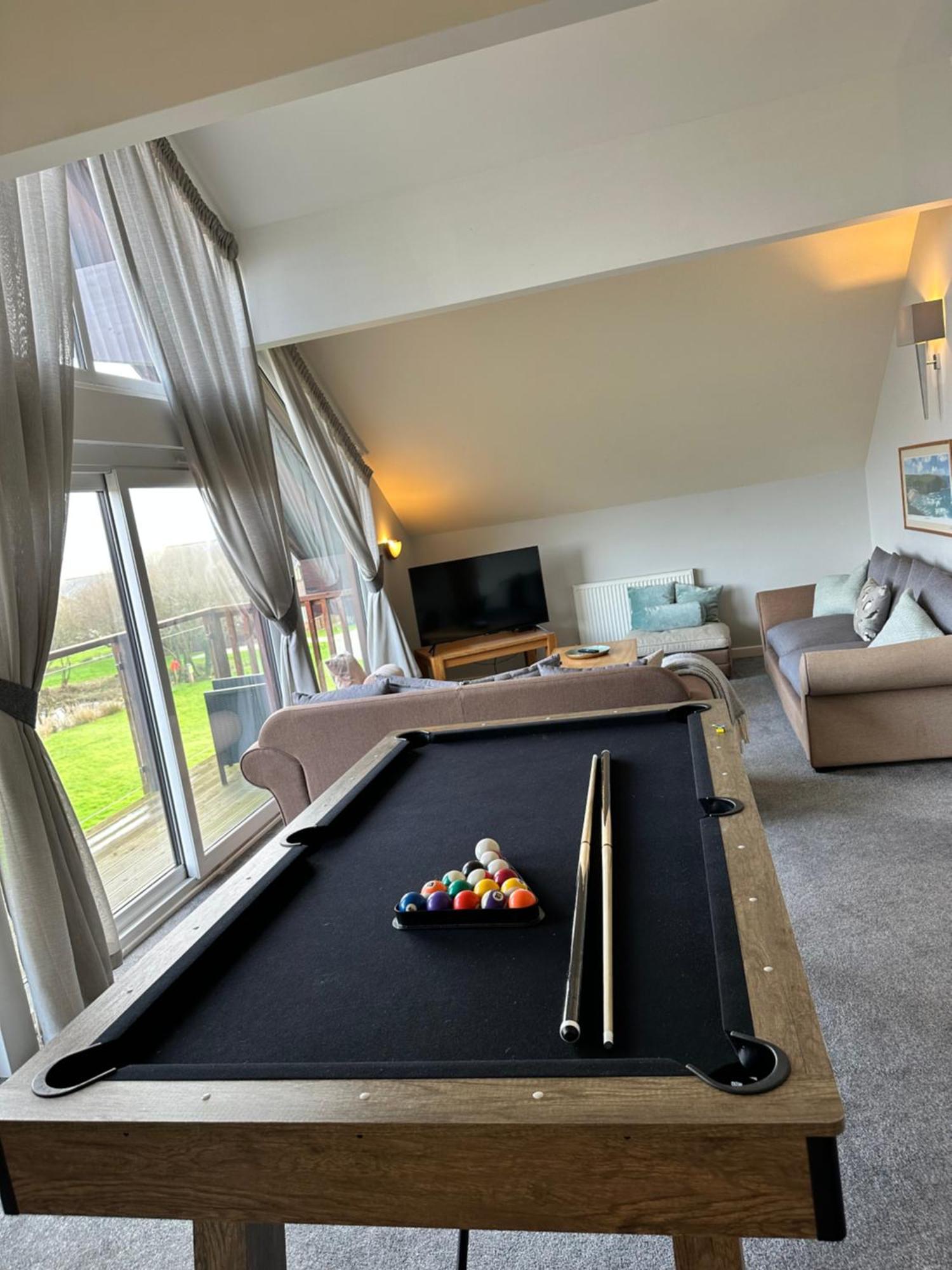 Resort Swallow With Hot Tub, Dogs Welcome Sleeps 8, Great Facilities
