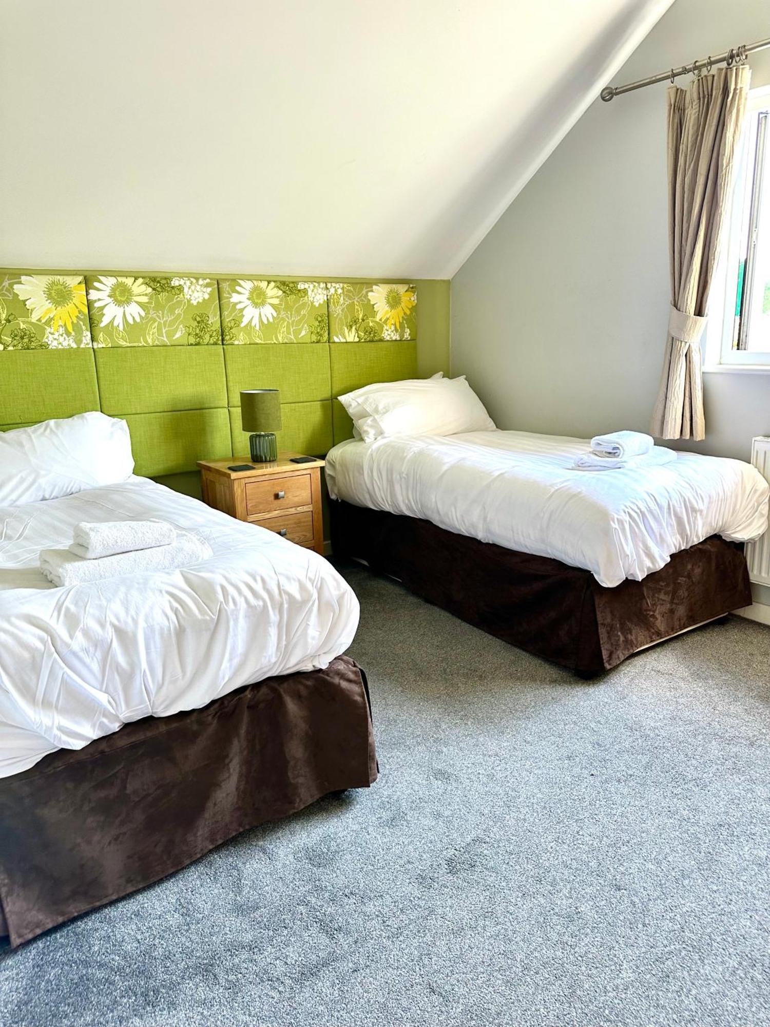 Hot Tub At Retallack With 2 Bedrooms Resort