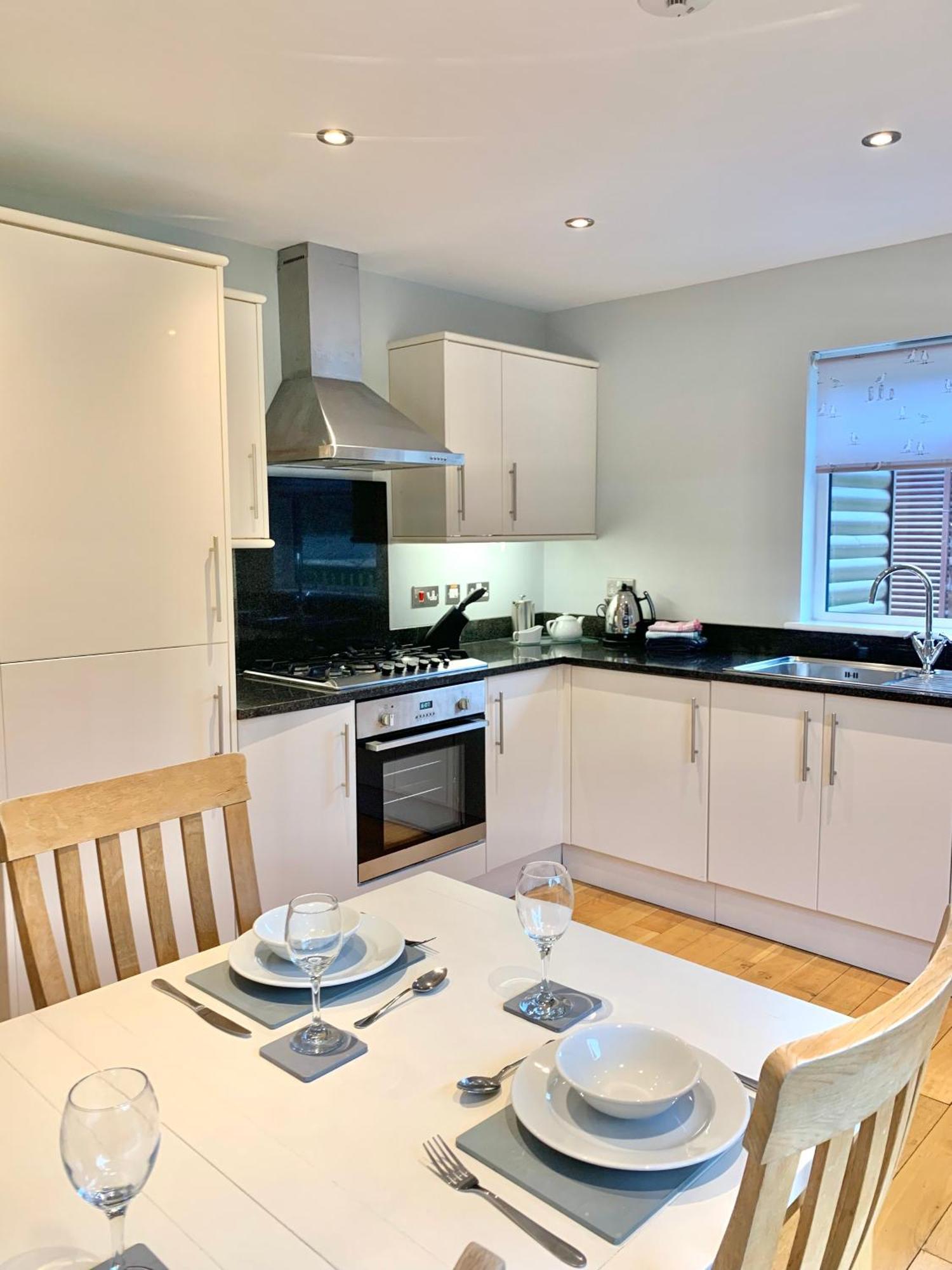 Hot Tub At Retallack With 2 Bedrooms Resort *