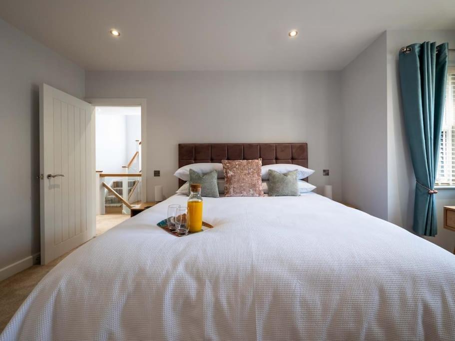 Escapes - Trenemere