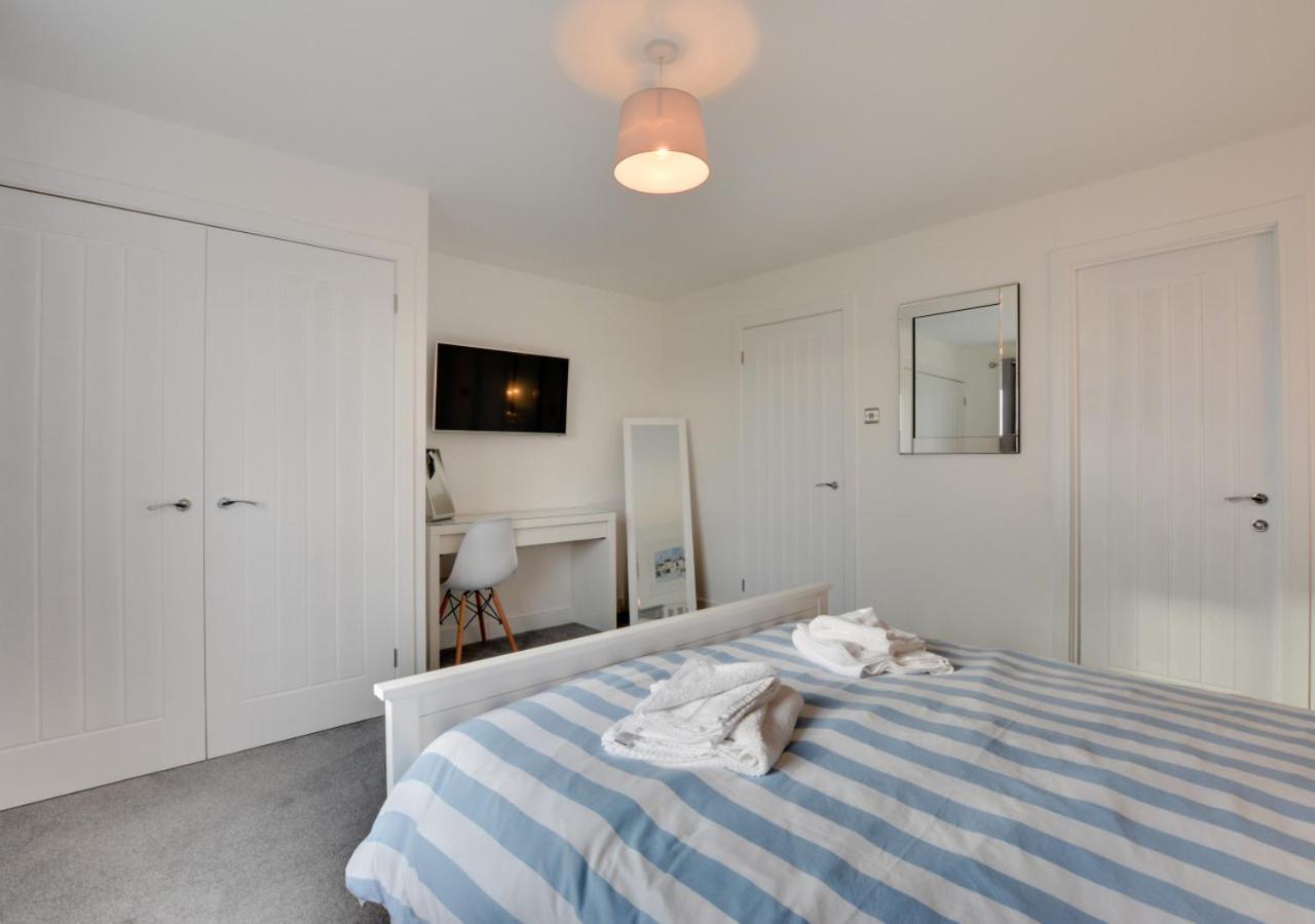Mena-gwins Padstow