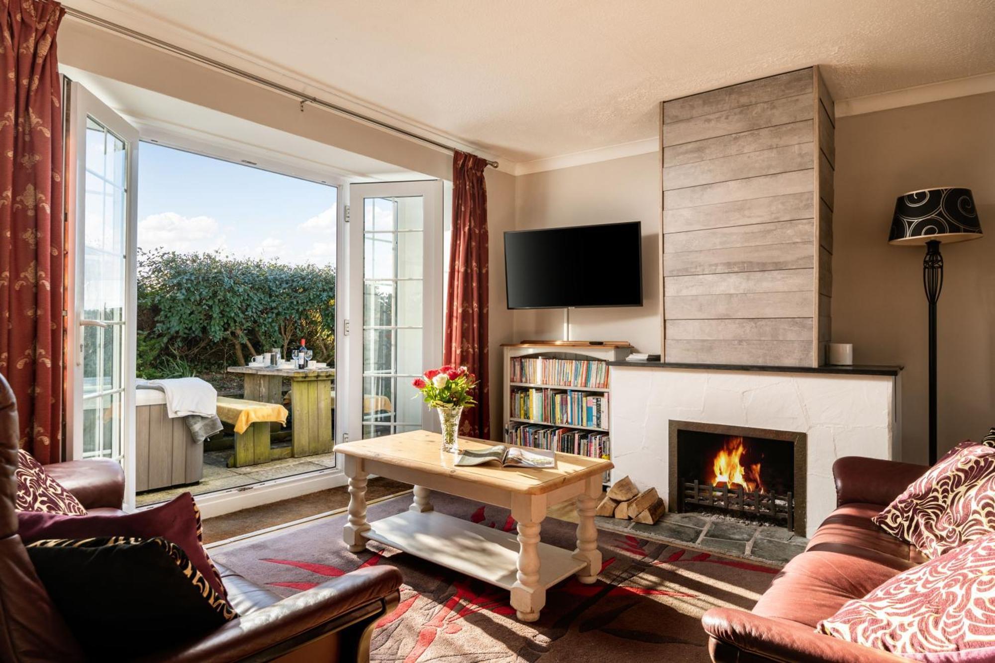 Badgers Way - With Hot Tub Holiday home