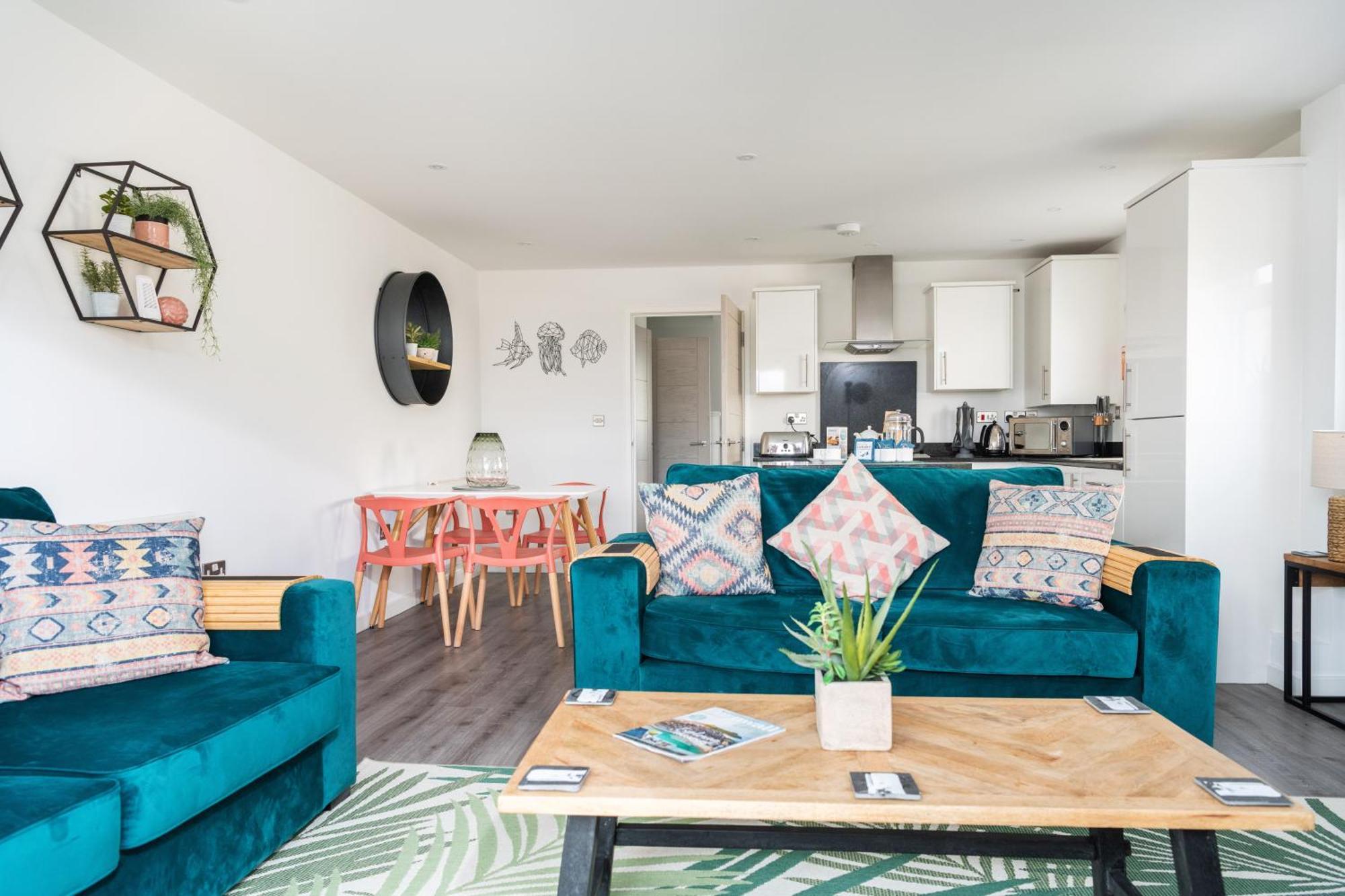 Waveside-waterside With Hot Tubresort Poolgym Holiday home Padstow
